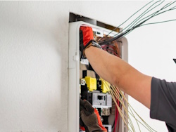 kablo tesisat işleri ustası, elektrikçi